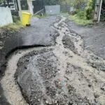 Saint-Gilles-les-Bains : une route impraticable, les riverains montent au créneau (VIDEOS)